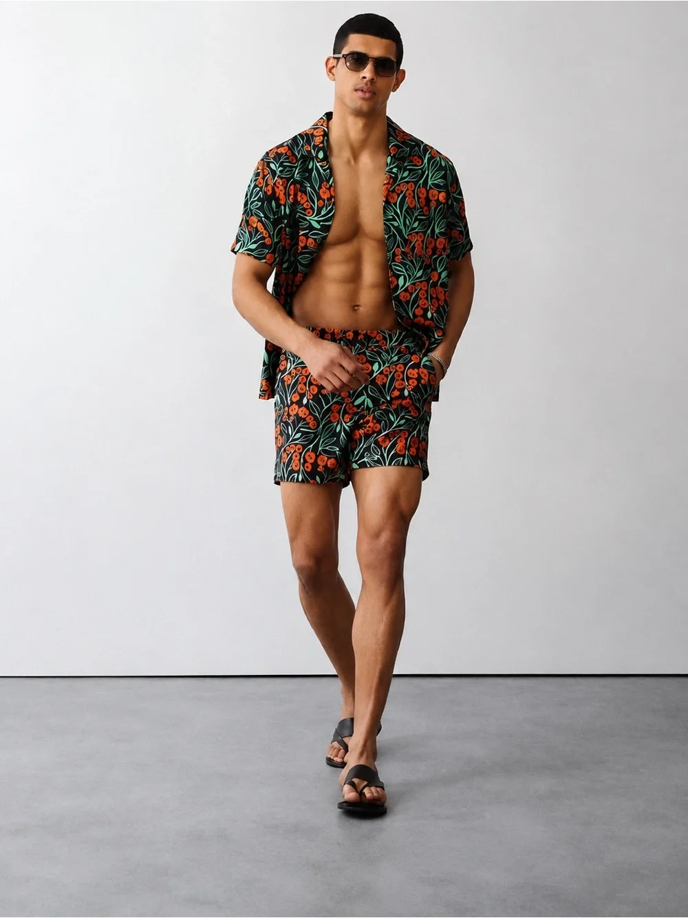 Todd Snyder Riviera Poppy Vine Floral Swim Shorts Men Waist 32 Size M